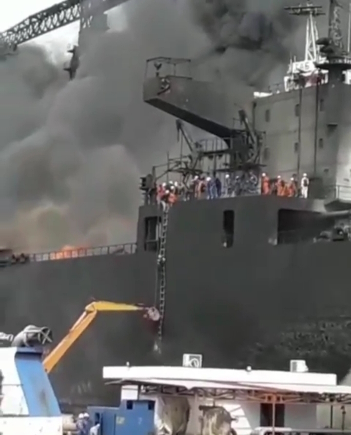 Major Fire Explosion on Aframax crude oil Tanker, Indonesia